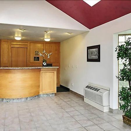 White Wolf Inn Hinton Εσωτερικό φωτογραφία