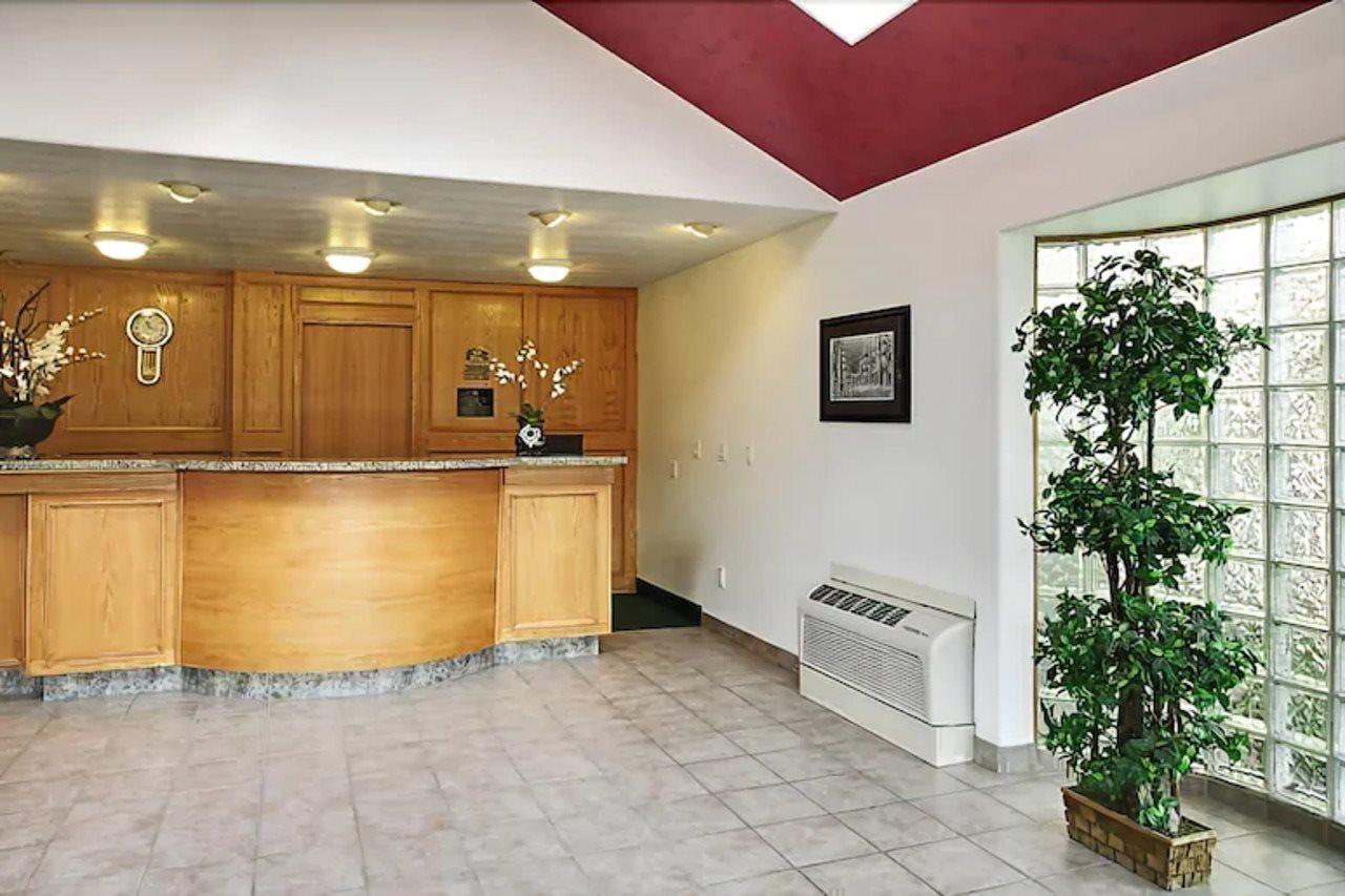 White Wolf Inn Hinton Εσωτερικό φωτογραφία