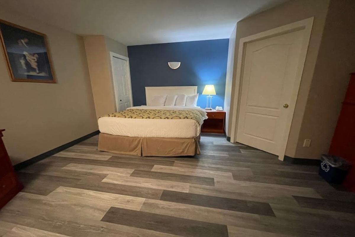 White Wolf Inn Hinton Εξωτερικό φωτογραφία